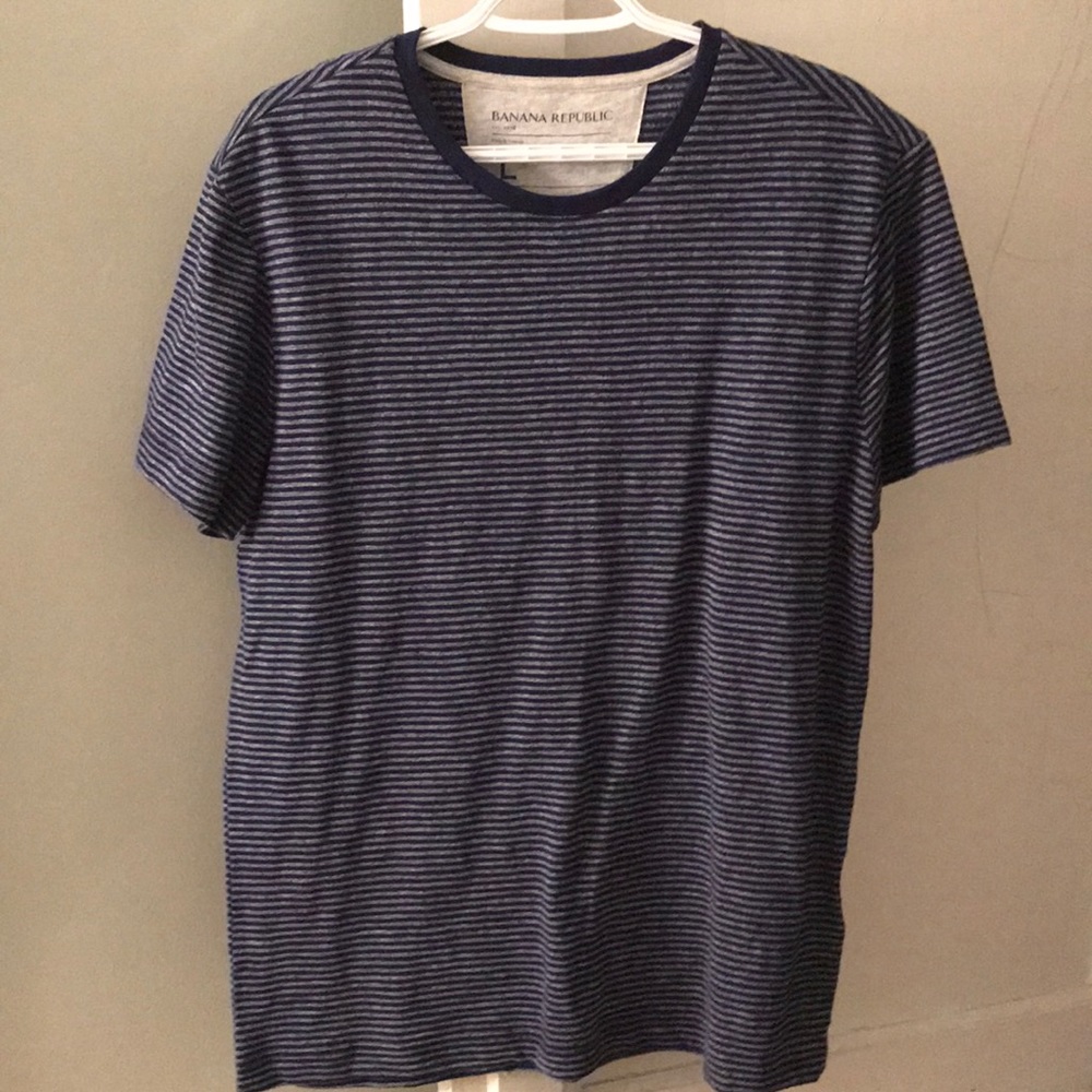 Banana Republic Striped Tee. Size Large